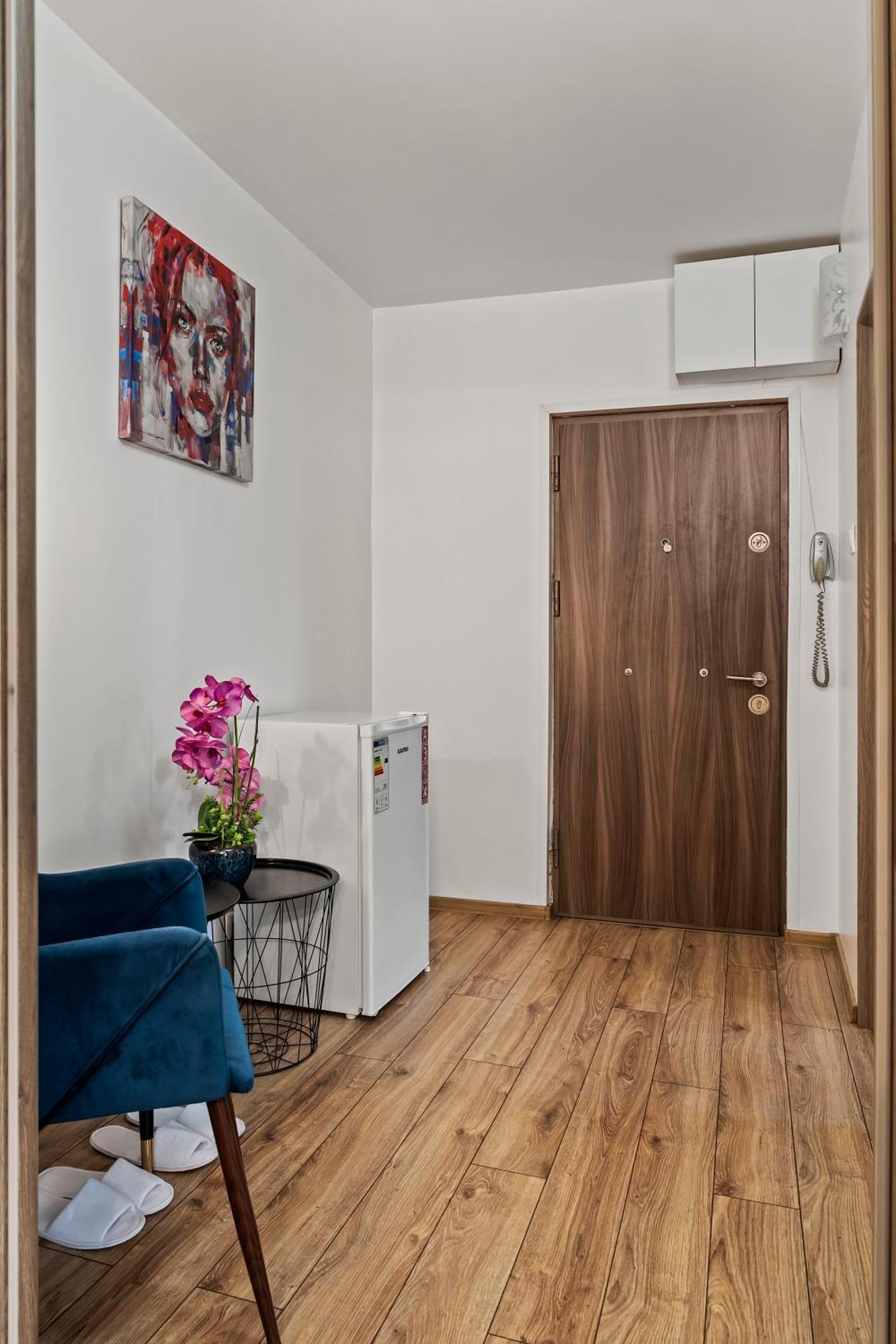 Garsoniera De Lux Si Eleganta Drumul Taberei Bukarest Exterior foto